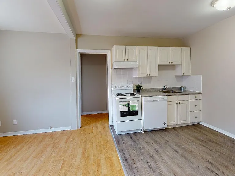 217 Laurier Ave E #6 — Photo 10