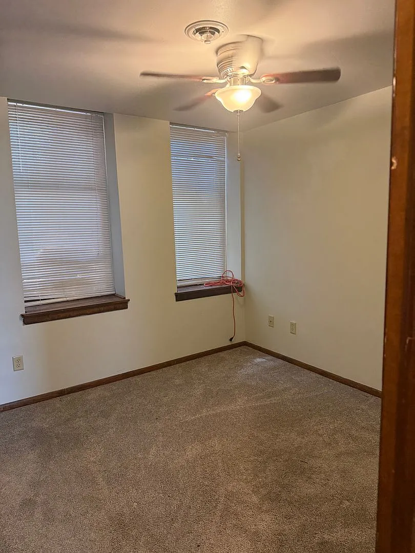 1 bed, $1,000 — Photo 2