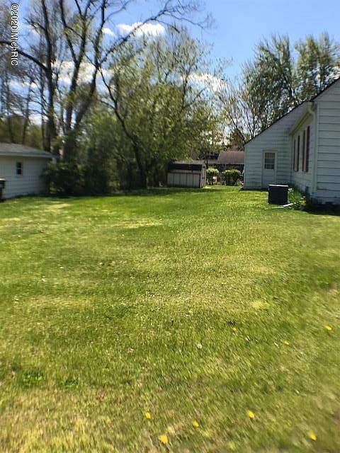 2nd image of 520 Drury Ln
