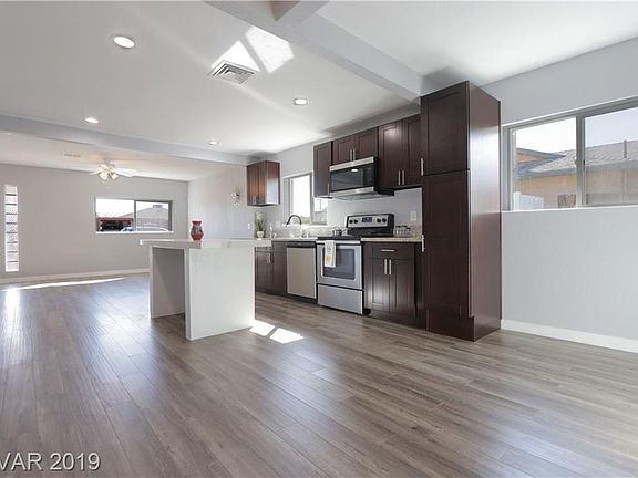 4th image of 2211 Cedar Ave