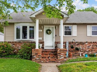 211 N Maple Ave, Roxana, IL 62084