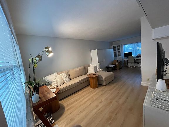 2nd image of 626 12th Ave NE APT 3