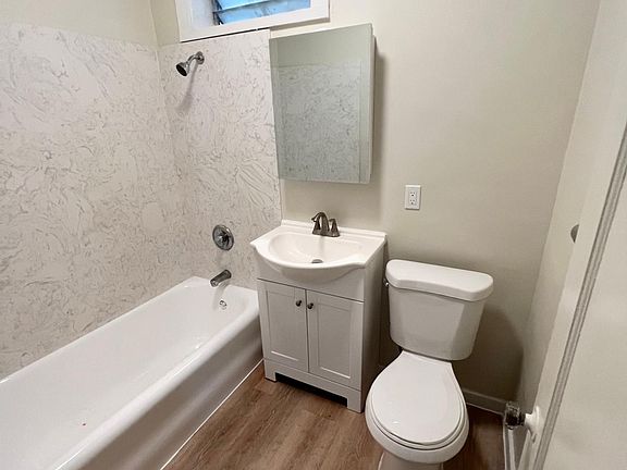 4th image of 950 Bay St APT 3