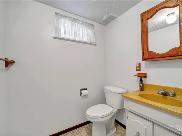 939 Bracken St N #2, Twin Falls, ID 83301