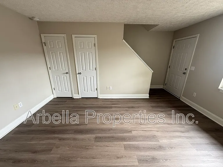 133 Walker St — Photo 4