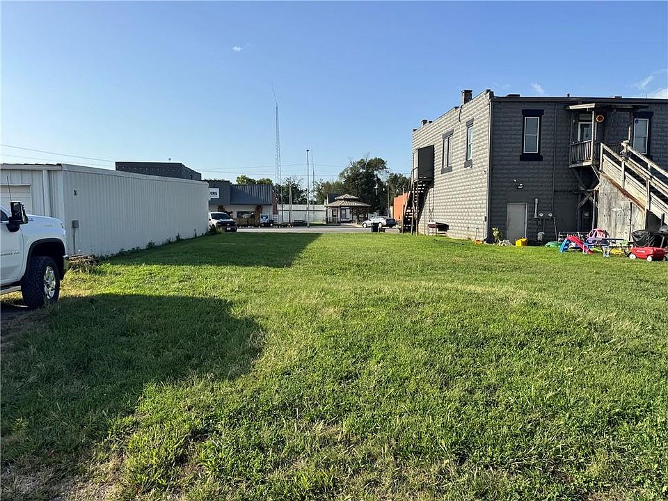 2nd image of 119 & 121 E Main St
