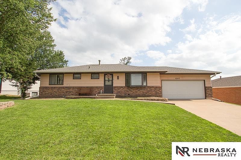 1st image of 1207 Starview Ln