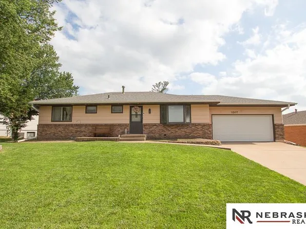 1207 Starview Ln, Lincoln, NE 68512