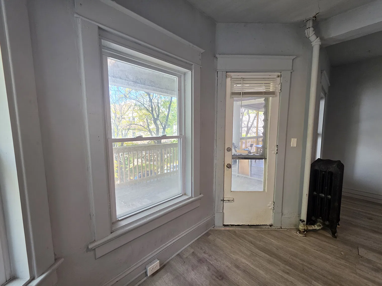 3 bed, 1003 sqft, $995 — Photo 3