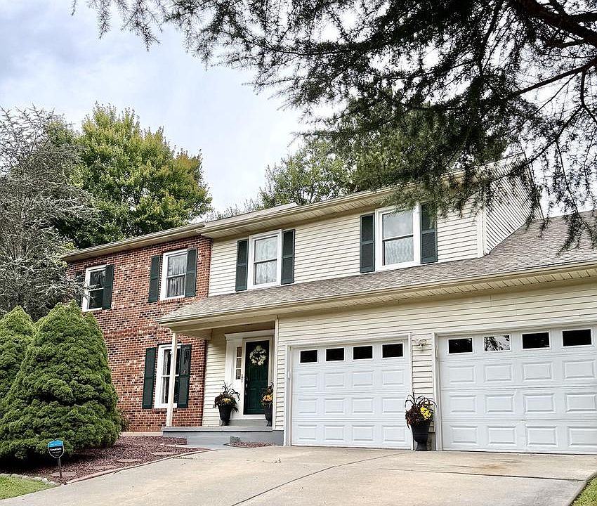 1st image of 15 Blue Fox Ct