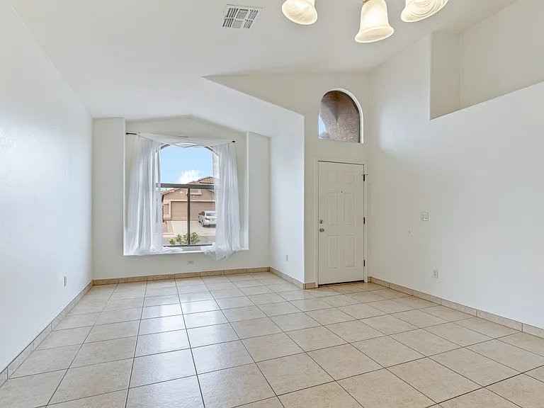 345 E Camino Del Abeto — Photo 8