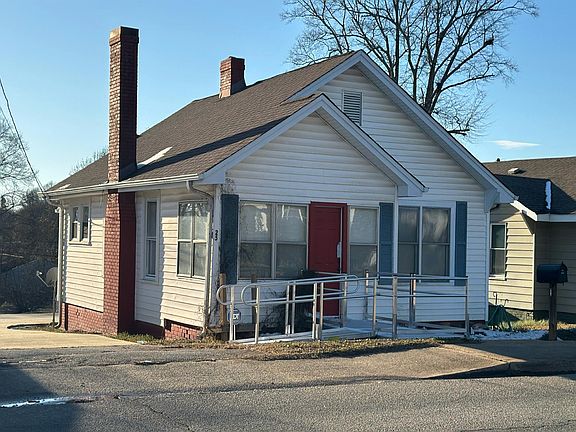 3rd image of 25 N Washington Ave