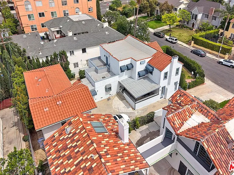823 Lorraine Blvd — Photo 3