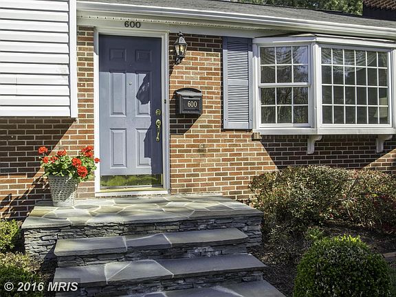 3rd image of 600 Persimmon Ct