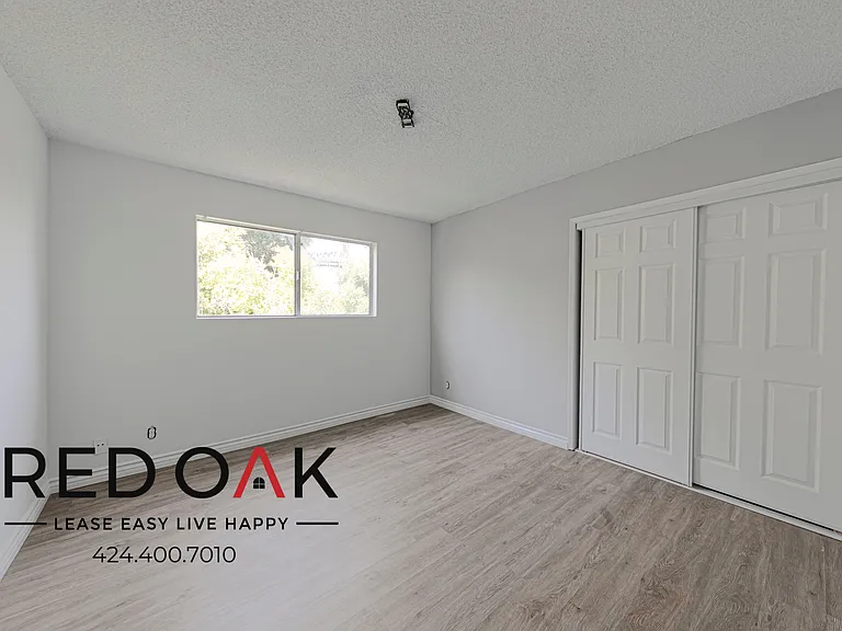 10741 Moorpark St #30 — Photo 15