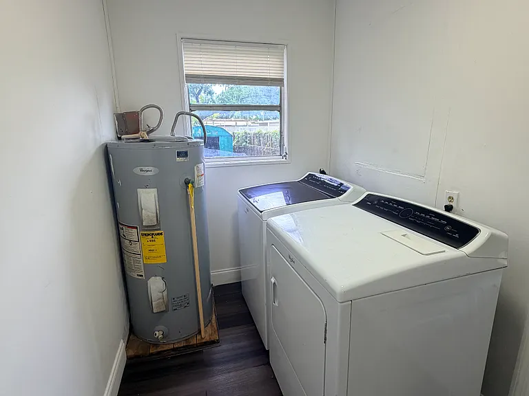 8922 Lynn Ave — Photo 5
