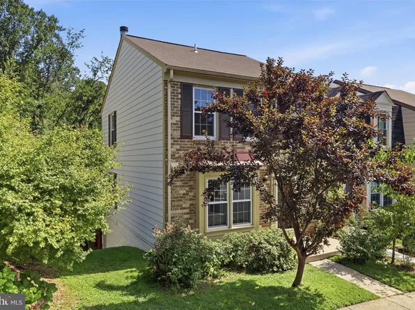 10272 Colony Park Dr, Fairfax, VA 22032
