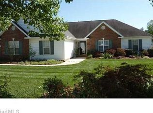 2900 Stonekirk Ct, Winston Salem, NC 27103