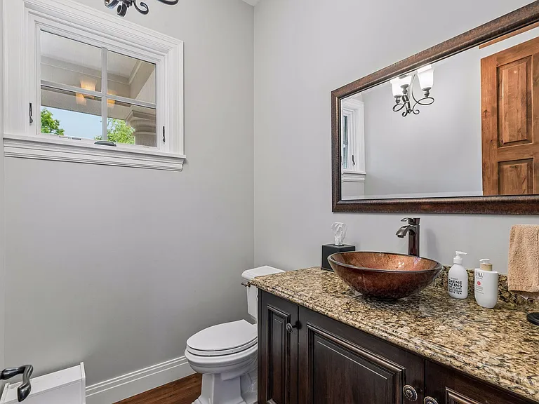 15700 Portico Dr — Photo 34