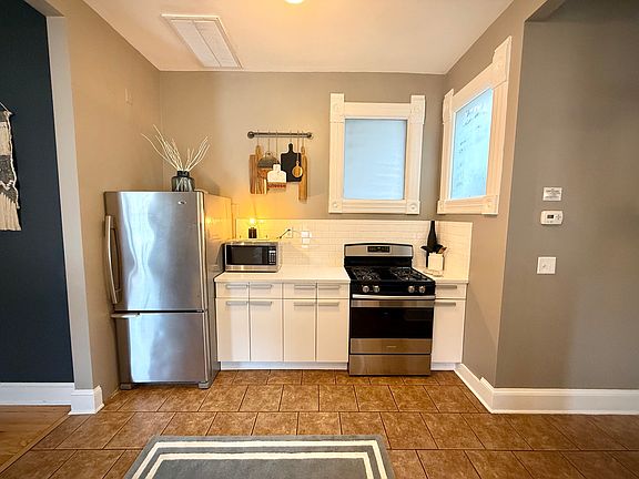 5th image of 1037 S 5th St