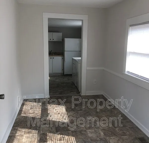 301 E Lawson St #C — Photo 4