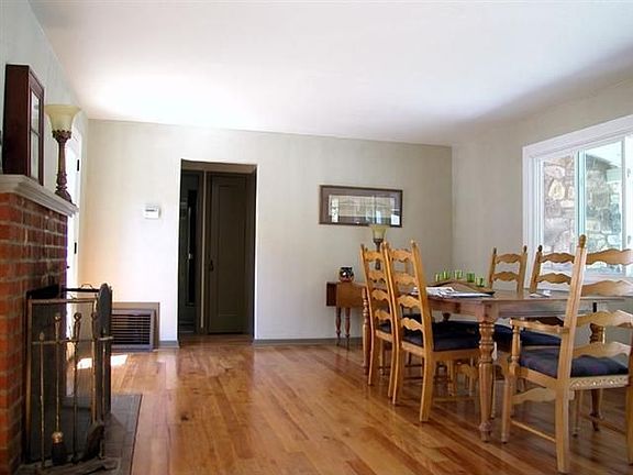 3rd image of 46 Oak Grove Ave