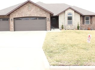 5738 S Cottonwood Dr, Battlefield, MO 65619
