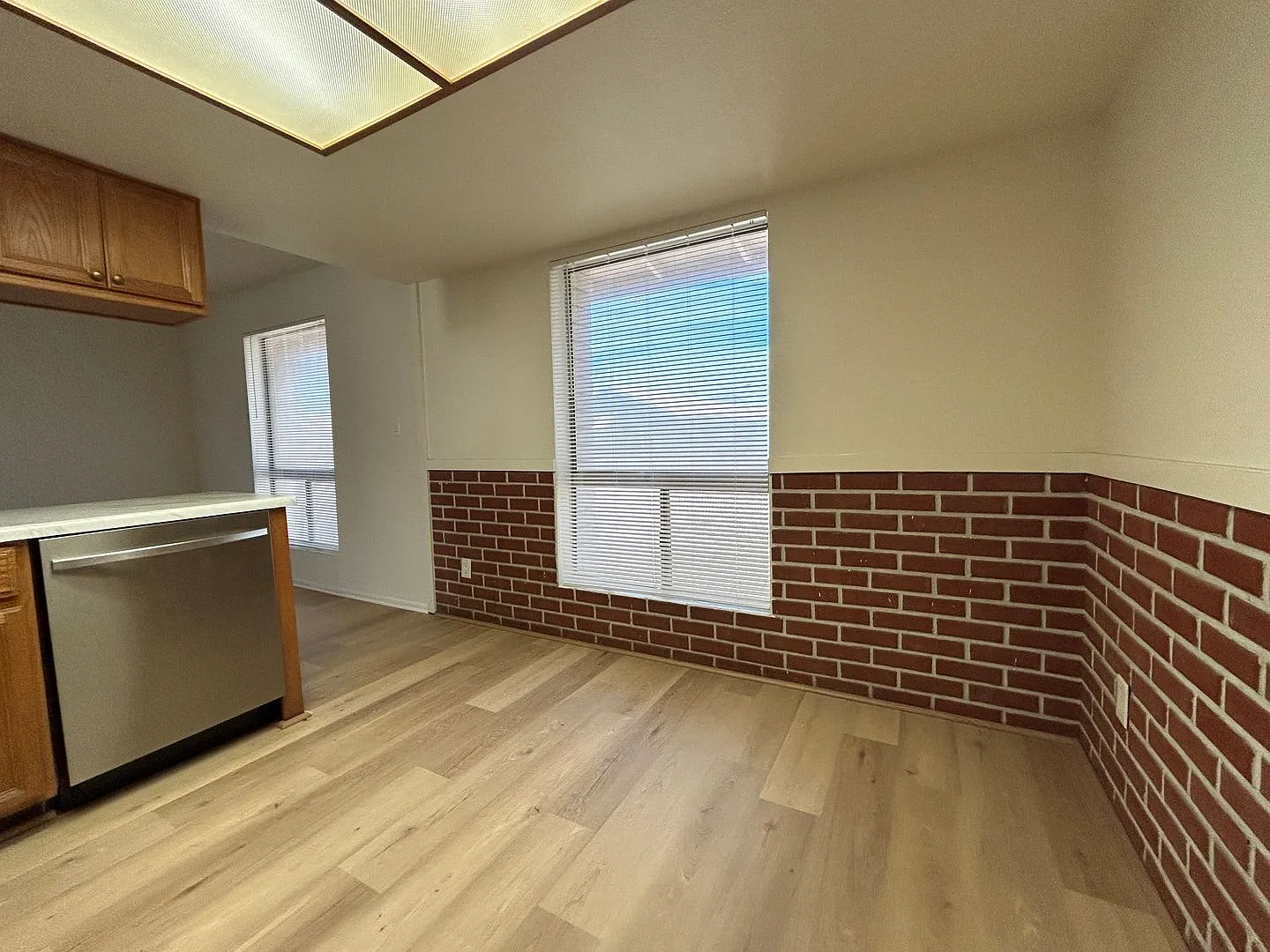 New Paint, Flooring, Appliances and more updates! — Photo 3