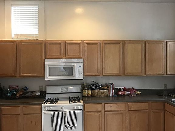 4th image of 2812 Erie Ave #1