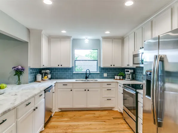 404 Cumberland Dr, Hurst, TX 76054