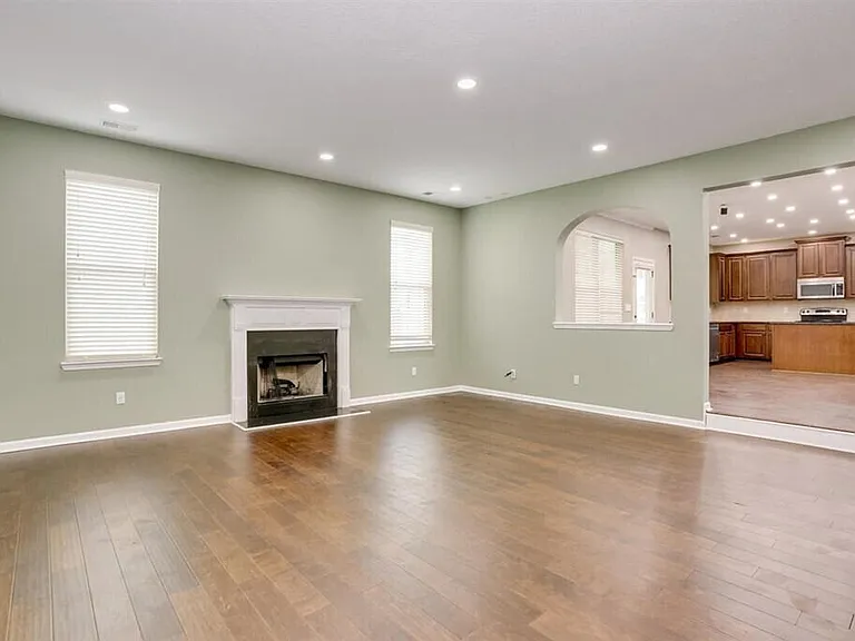 3013 Burgess St — Photo 4