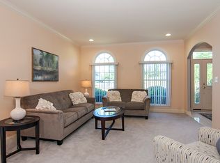 10 Manchur Ct, Flemington, NJ 08822