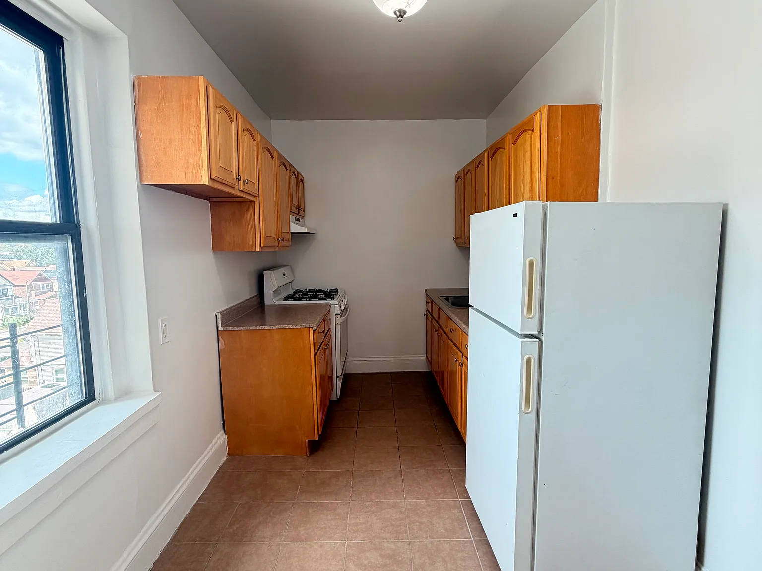 1 bed, 550 sqft, $2,050 — Photo 2