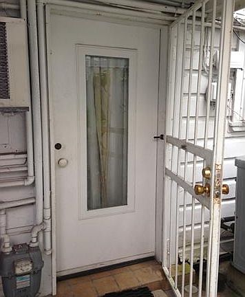 4th image of 1438 Pleasant St