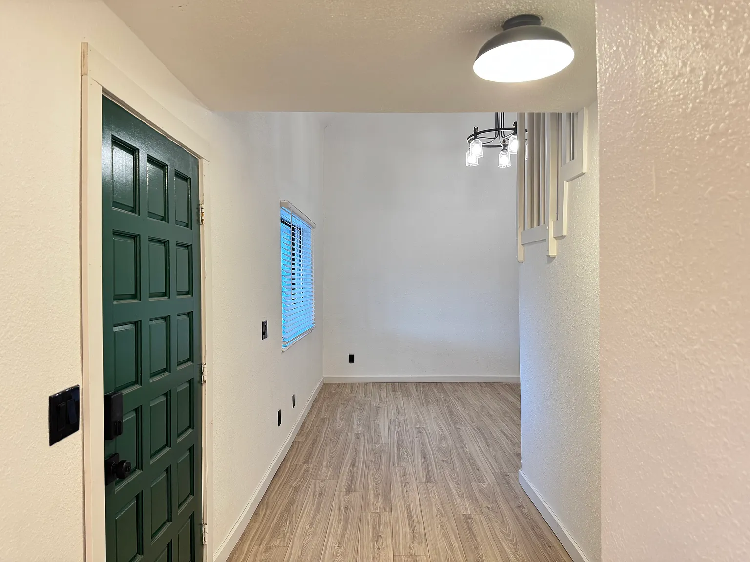 1024 E Main St — Photo 3
