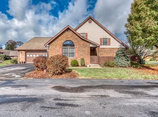 19294 Country Dr, Abingdon, VA 24211