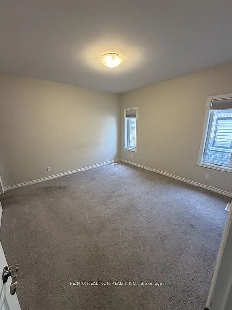 5 bed, $3,100 — Photo 2