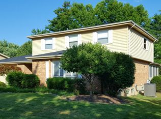 1258 Autumn Wood Cir, Ballwin, MO