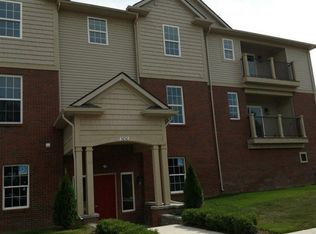 5656 Flagstaff Pines Dr, Shelby Township, MI 48317