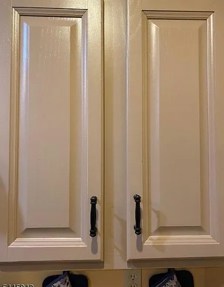 131 Irving Pl — Photo 12