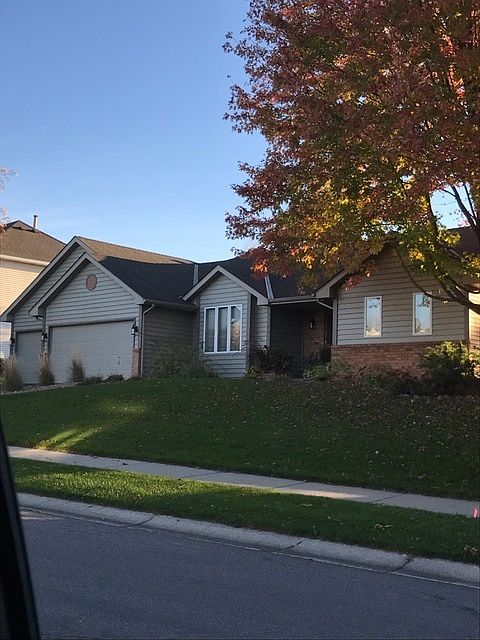 Walk Out Rambler/5 Bed