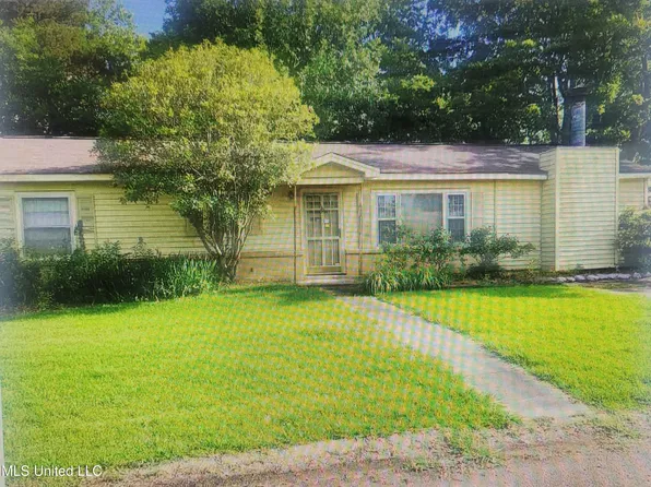 347 Summerhaven Dr, Yazoo City, MS 39194