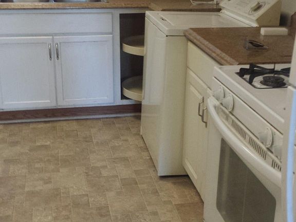 3rd image of 3026 Lorraine Ave #A