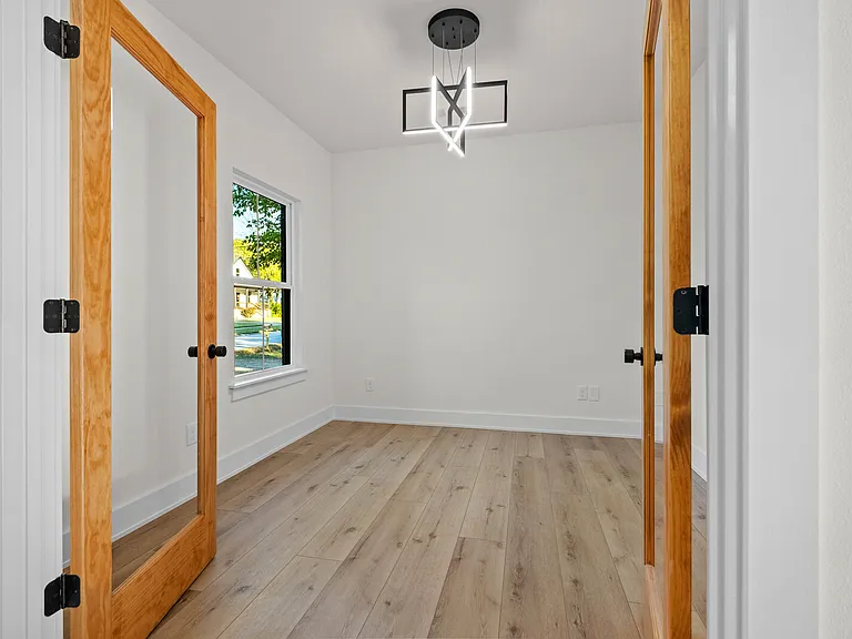 634 S Happy Hollow Rd — Photo 14