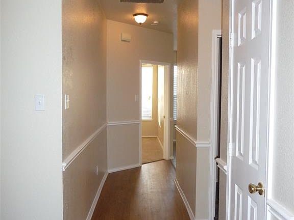 3rd image of 11813 Gold Creek Dr E