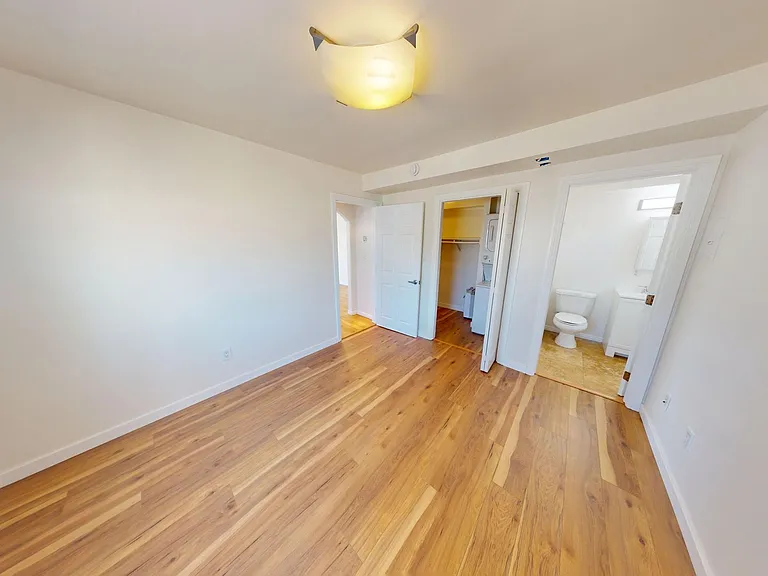 100 Palm Ave — Photo 8