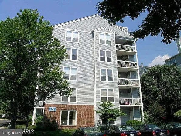 3175 Summit Square Dr Unit 5-E5, Oakton, VA 22124