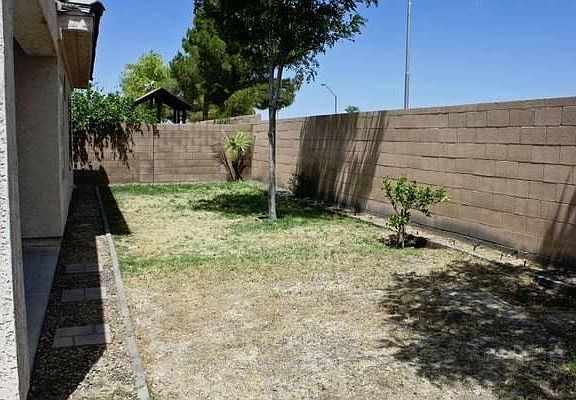 5th image of 17460 W Navajo St