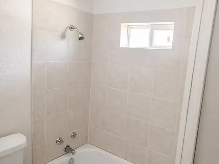 300 Delmar Ct #6 — Photo 2