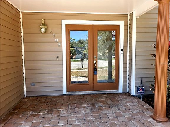 4th image of 2507 Southern Oak Cir
